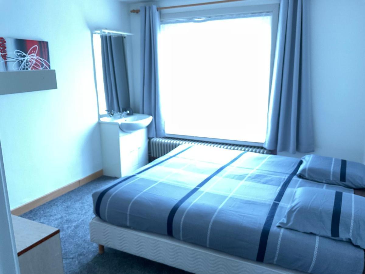 Oy Appartement Izegem Buitenkant foto