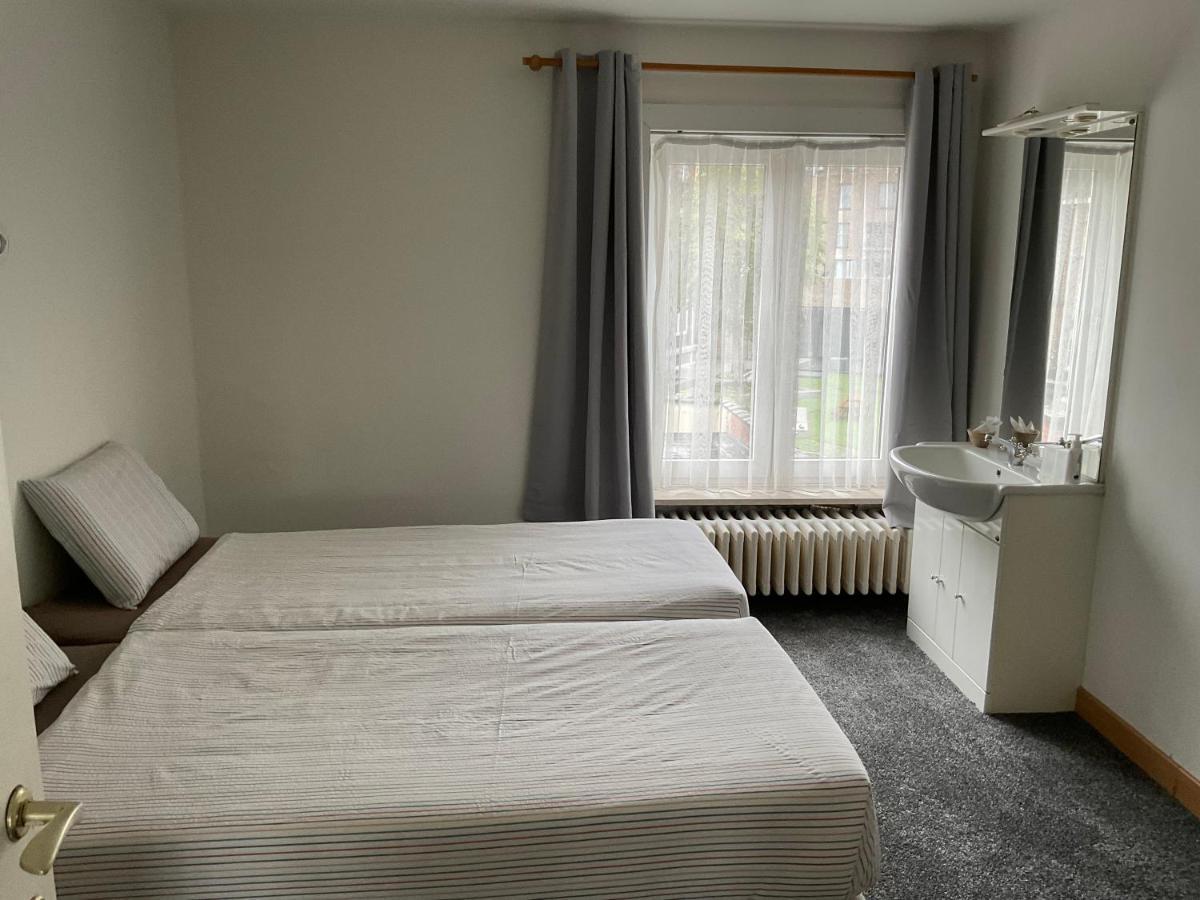 Oy Appartement Izegem Buitenkant foto