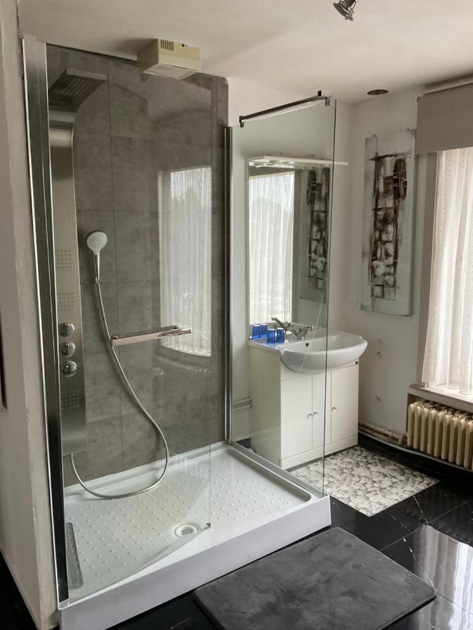 Oy Appartement Izegem Buitenkant foto